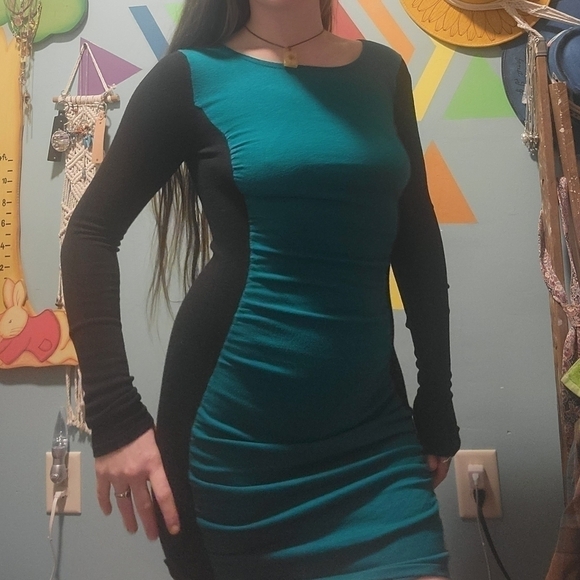 NWT Express Women's Ruched Sweater Knit Mini Dress Green And Black Size XS - Picture 2 of 12
